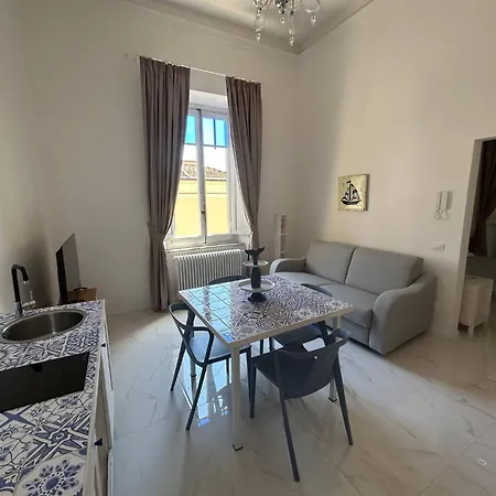 Allegra With Balcony Apartment *