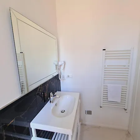 Allegra With Balcony Apartment Viareggio